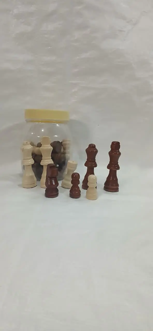 Wooden chessmen big jar c...